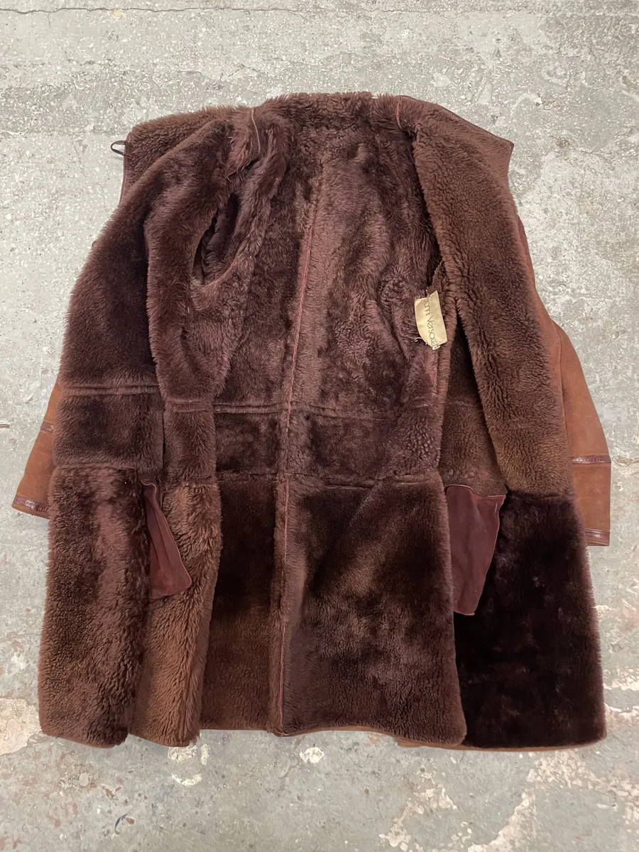 1980s Gianni Versace Molding Caramel Suede Leather Long Jacket - Image 5