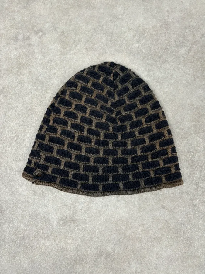 1980s Giorgio Armani Black Contemporary Beanie - Image 3