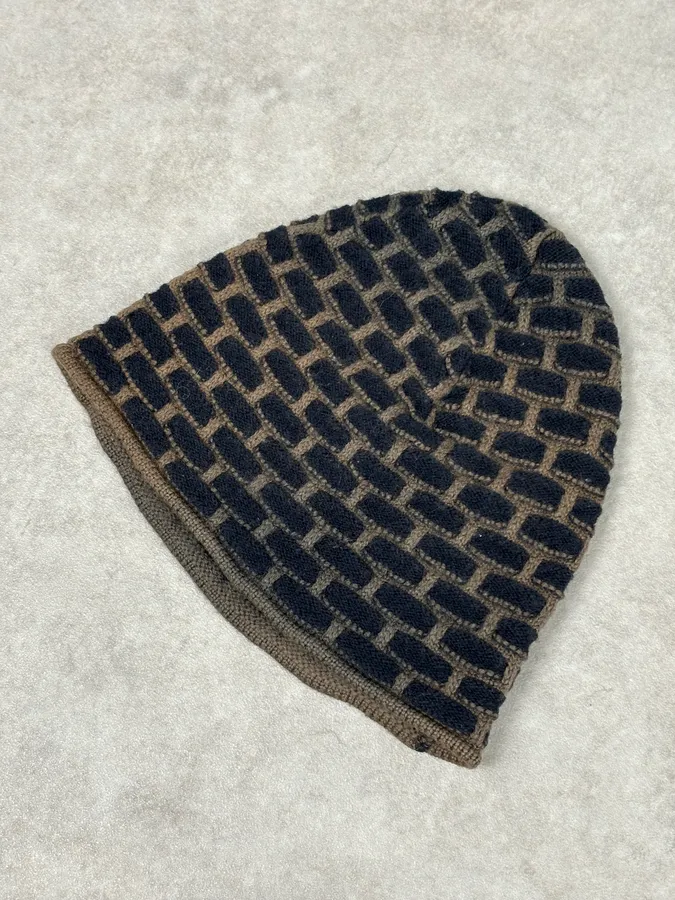 1980s Giorgio Armani Black Contemporary Beanie - Image 4