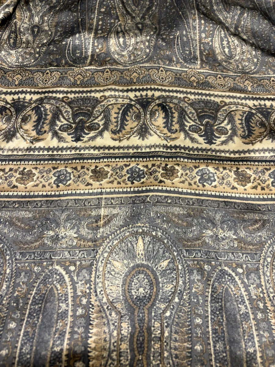 1980s Giorgio Armani Silk Medieval Cozy Shirt - Image 5