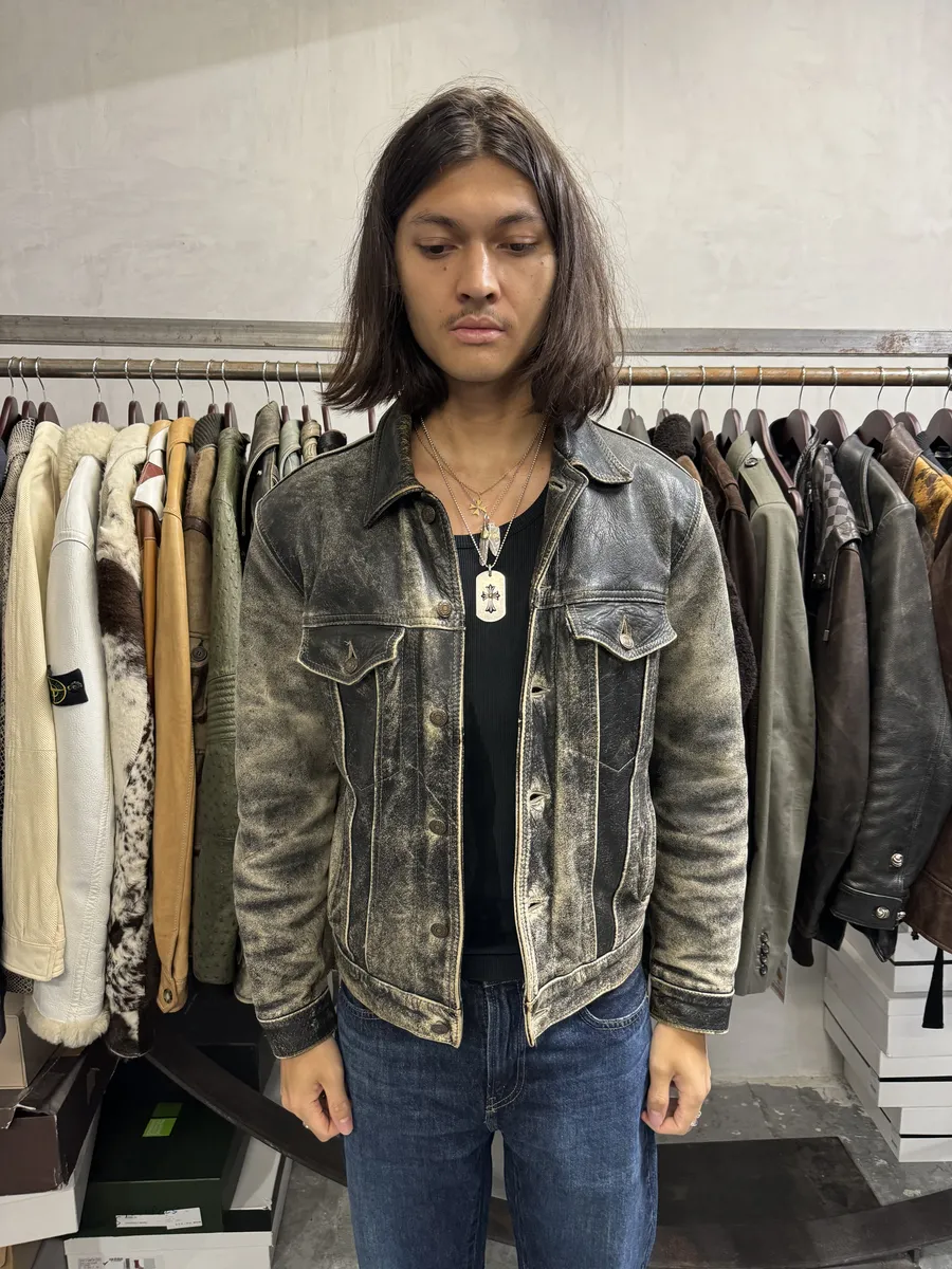 1980s Levi’s Eroded Grey Patina Leather Obscure Trucker Jacket - Image 3