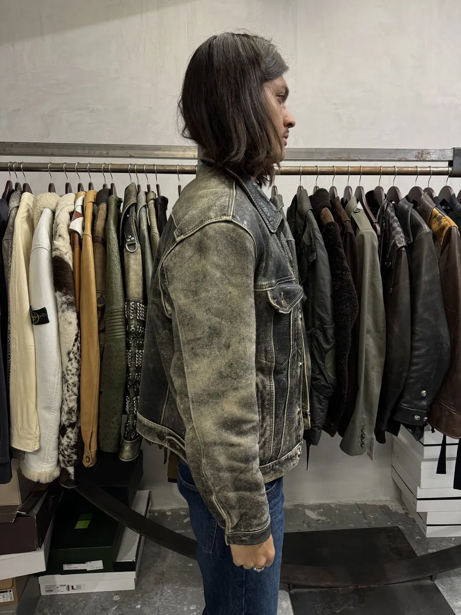 1980s Levi’s Eroded Grey Patina Leather Obscure Trucker Jacket - Image 4