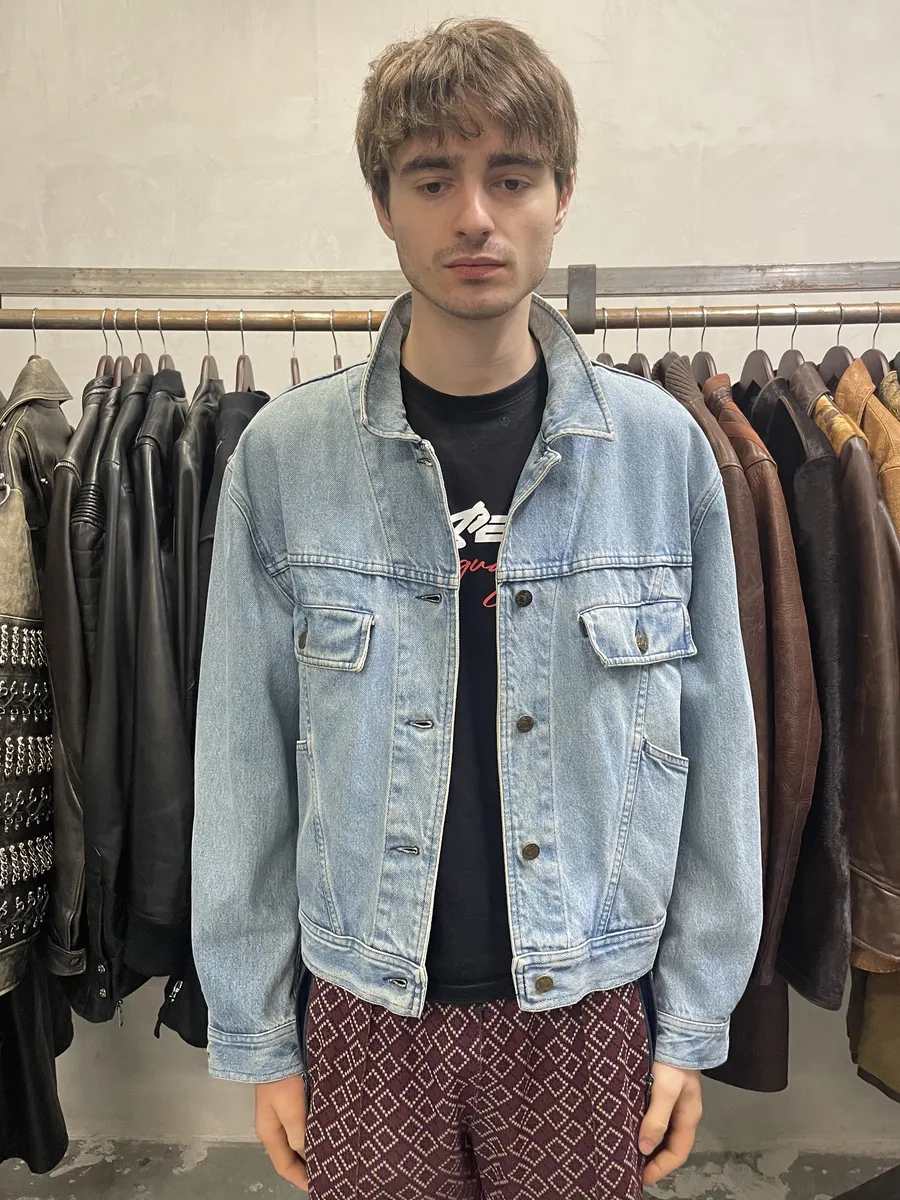 1990s Armani Cropped Blue Cozy Denim Jacket - Image 2