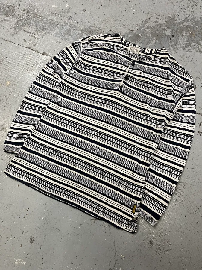 1990s Armani Navy & White Striped Shirt - Image 4