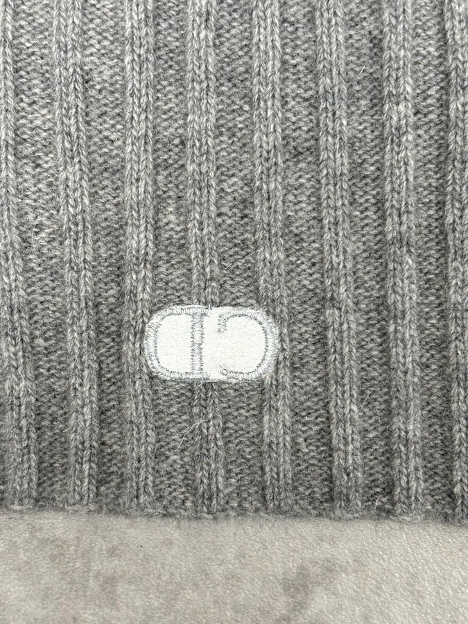 1990s Christian Dior Wool & Nylon Grey Knit Scarf - Image 6