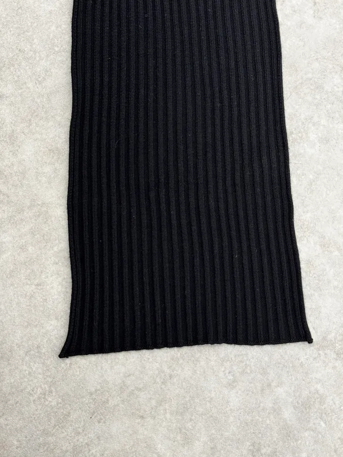 1990s Dolce & Gabbana Black Wool Scarf - Image 5