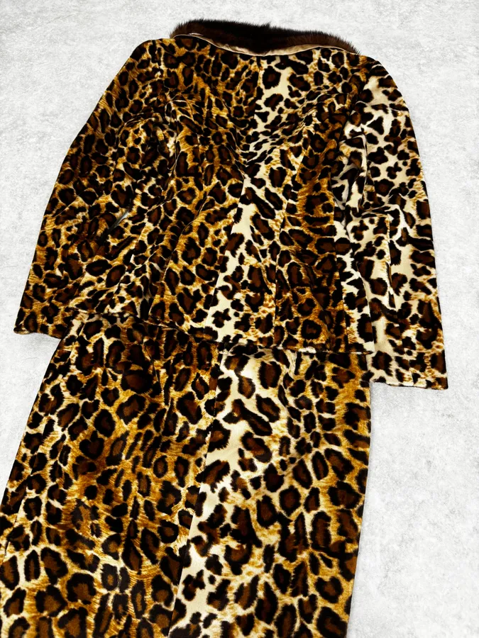 1990s Dolce & Gabbana Leopard Print Skirt & Cardigan Set - Image 6
