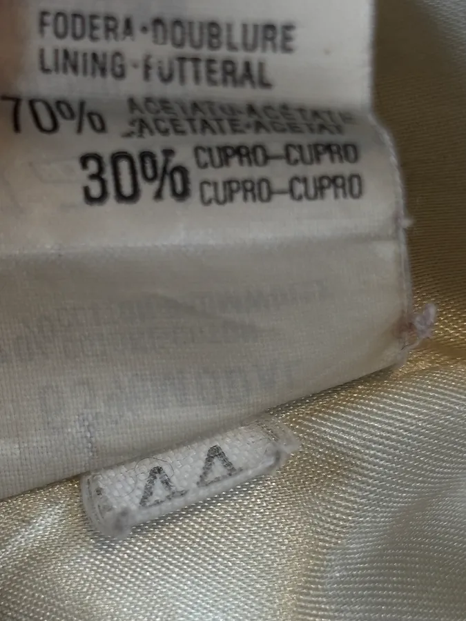 1990s Emporio Armani Beige Faux Fur Leopard Cropped Hooded Coat - Image 13