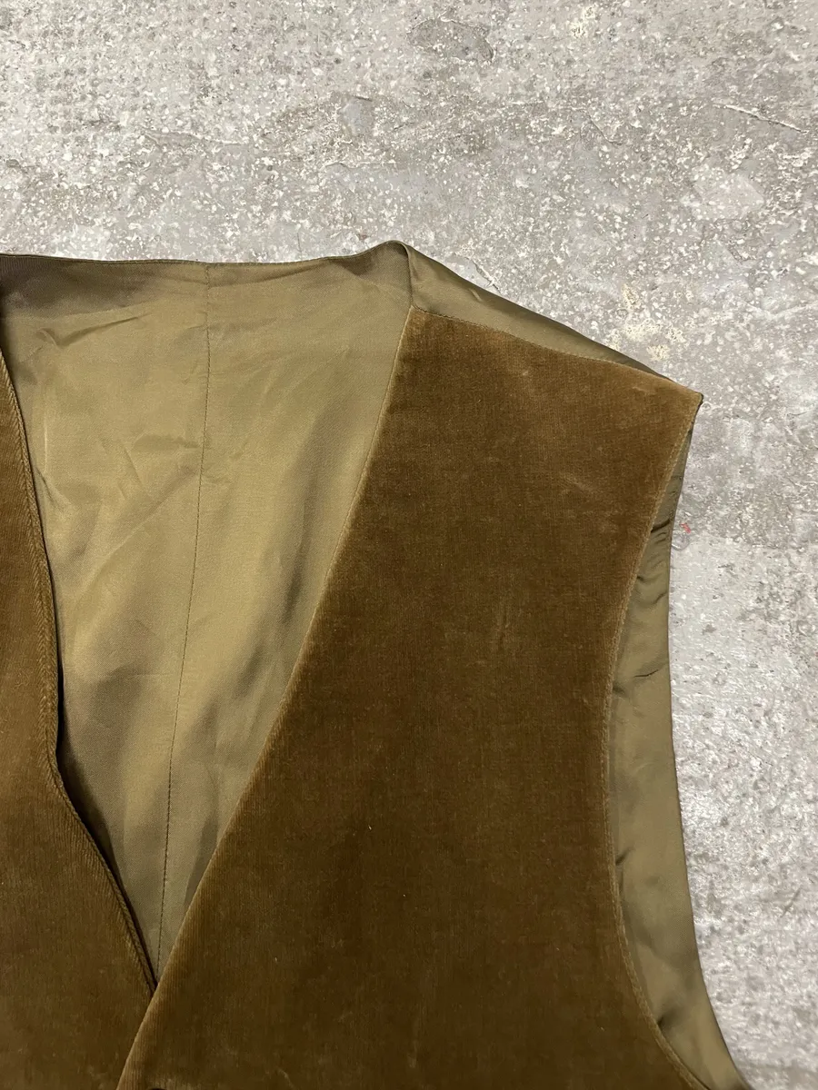 1990s Emporio Armani Beige Velvet Vest - Image 12
