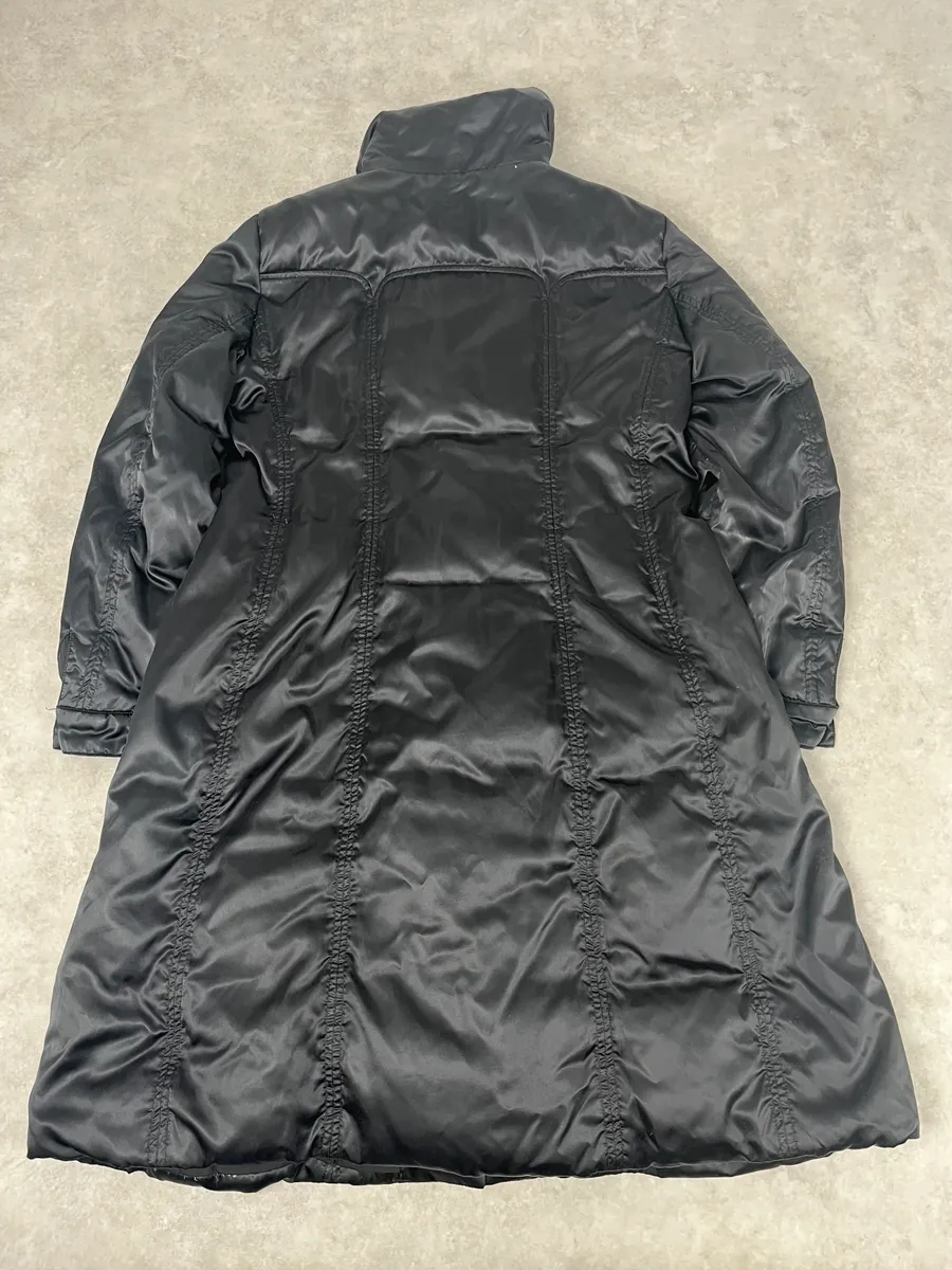 1990s Emporio Armani Long Black Puffer Jacket - Image 7
