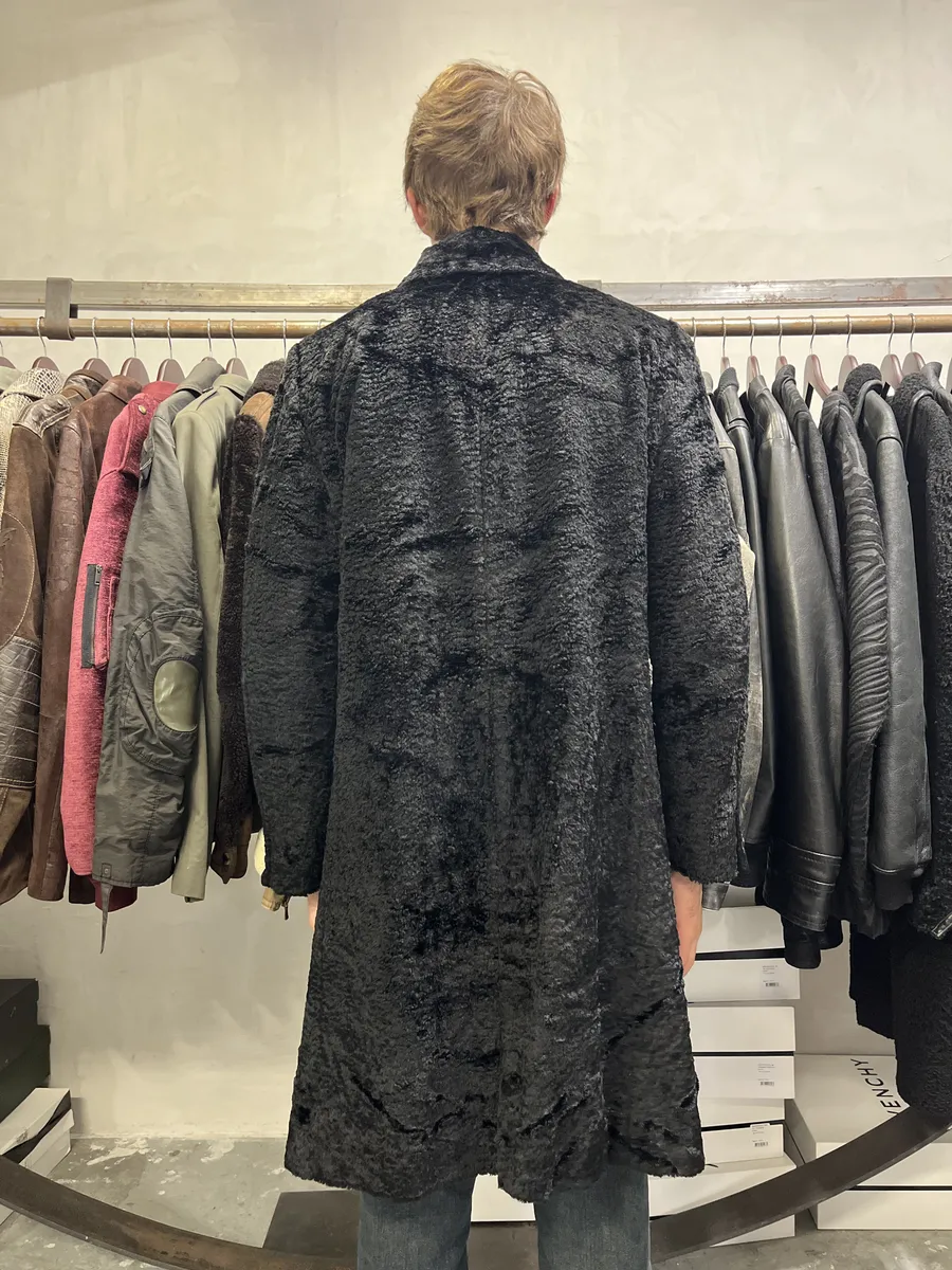 1990s Gianni Versace Black Long Plushed Velvet Coat - Image 3