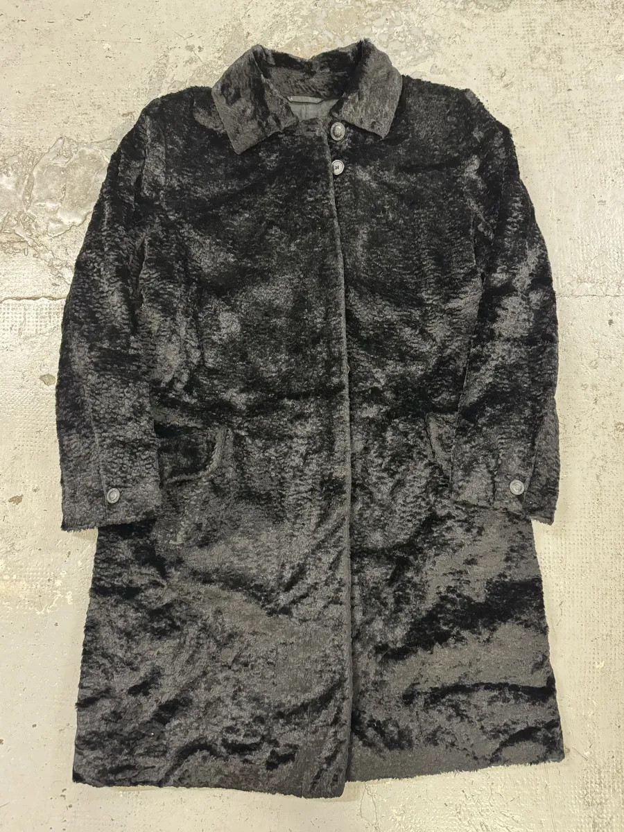 1990s Gianni Versace Black Long Plushed Velvet Coat - Image 6