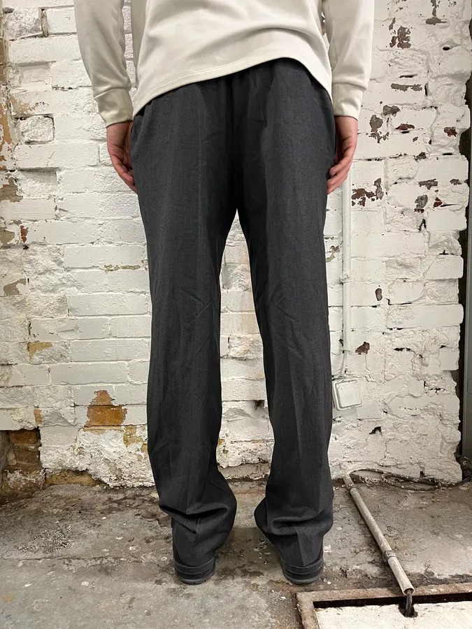 1990s Gianni Versace Grey Wool Classy Tailored Pants - Image 4