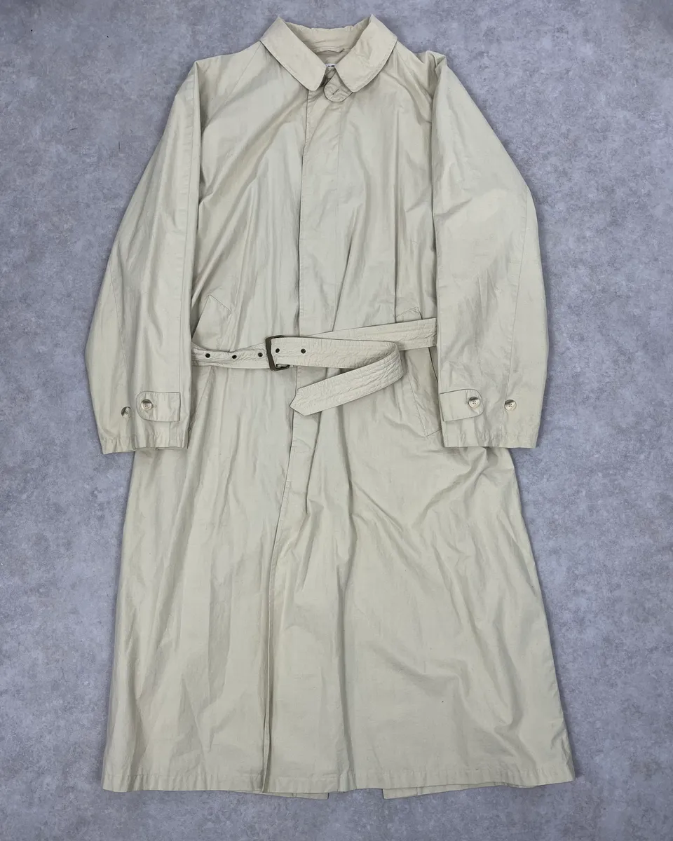 1990s Giorgio Armani Beige Long Classy Coat - Image 4