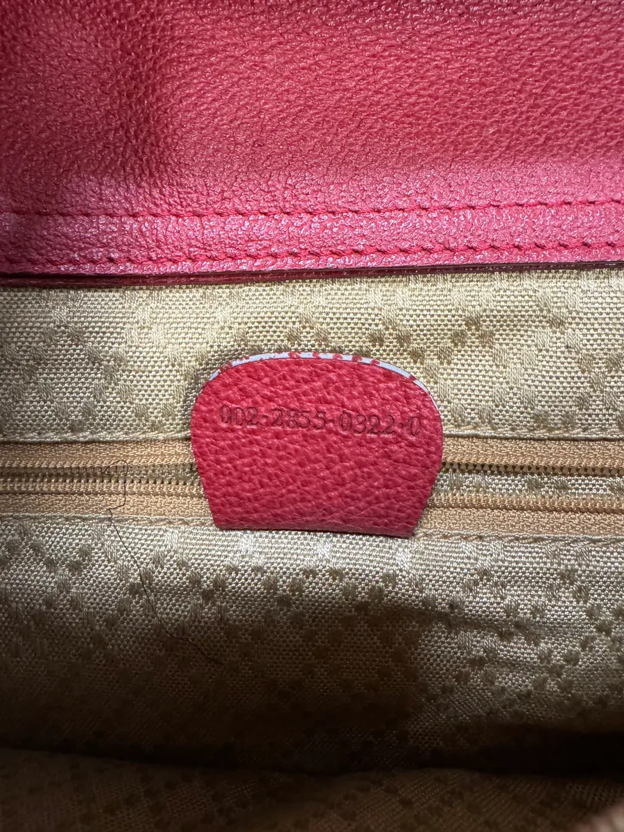 1990s Gucci Red Suede Leather Bamboo Handle Shoulder Bag - Image 11