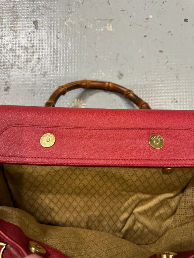 1990s Gucci Red Suede Leather Bamboo Handle Shoulder Bag - Image 7