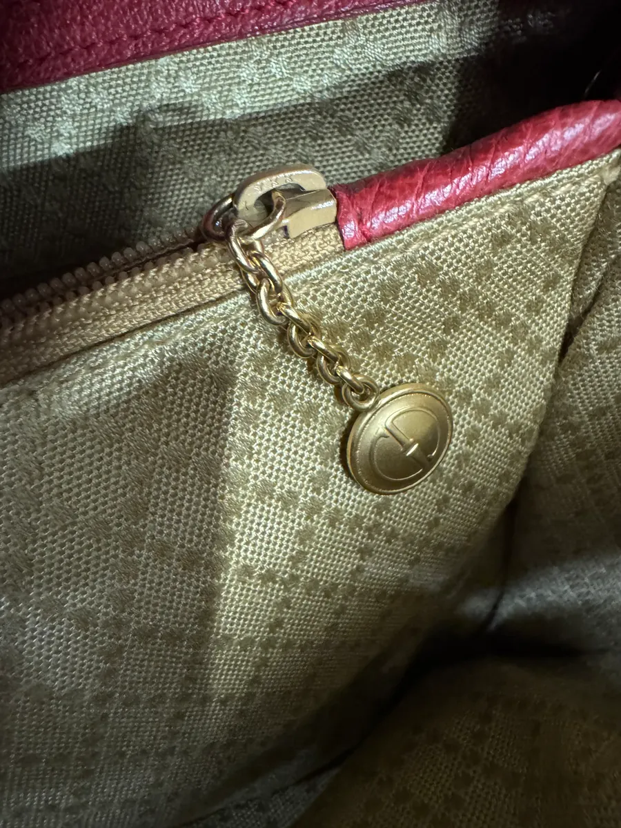 1990s Gucci Red Suede Leather Bamboo Handle Shoulder Bag - Image 8