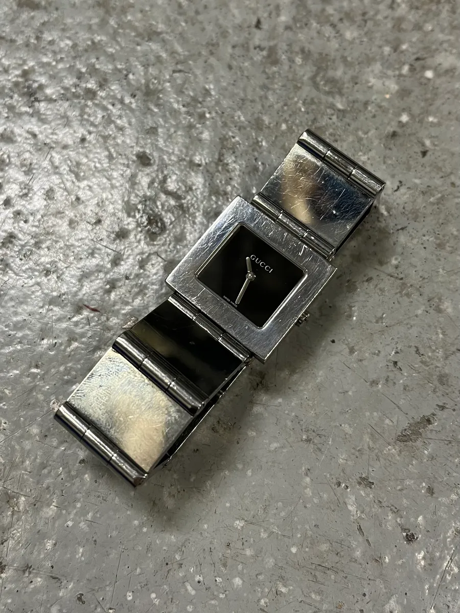 1990s Gucci Tom Ford Squared Silver Watch - Image 4