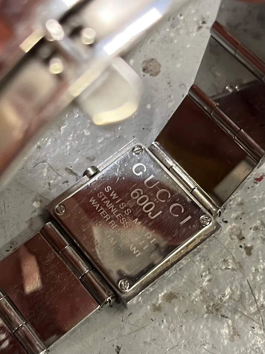 1990s Gucci Tom Ford Squared Silver Watch - Image 8