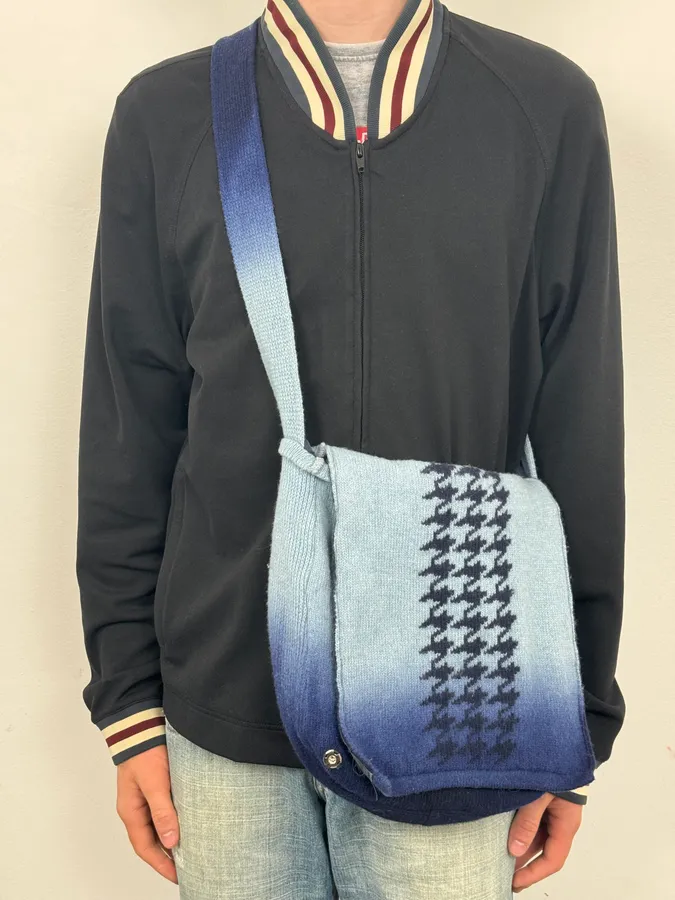 1990s Jean Paul Gaultier Blue Gradiant Pattern Wool Shoulder Bag - Image 3