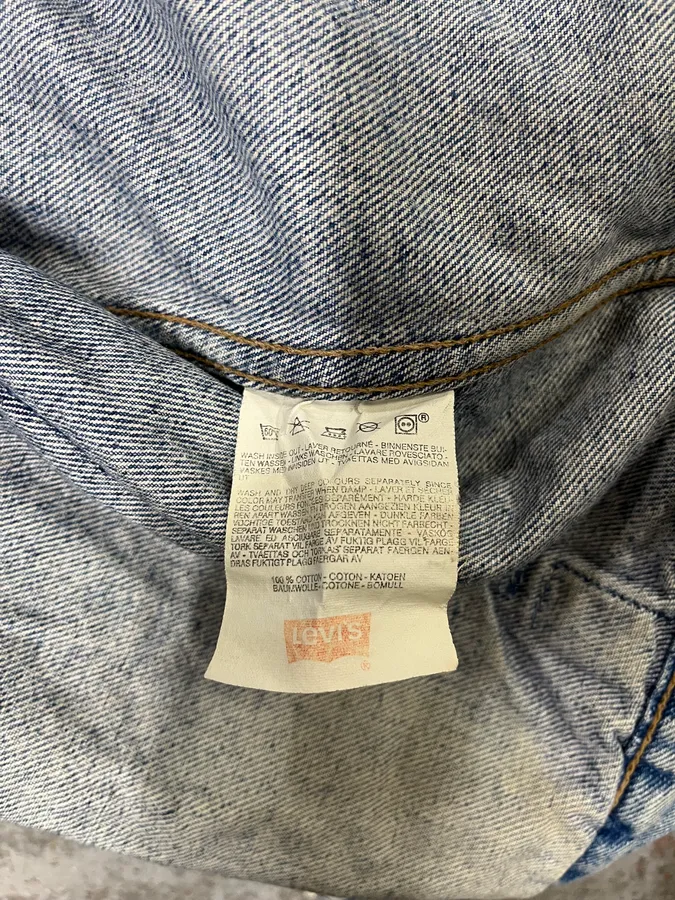 1990s Levi’s Blue Distressed Faded Denim Jacket - Image 11