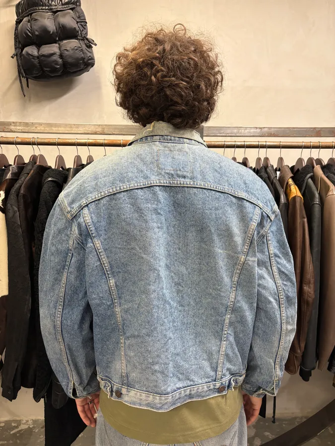 1990s Levi’s Blue Distressed Faded Denim Jacket - Image 3
