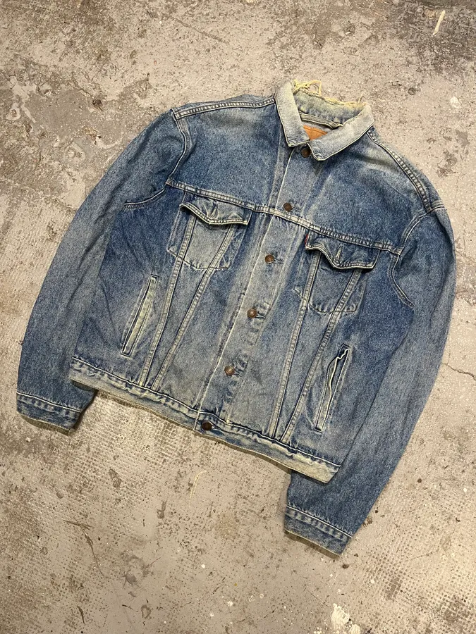 1990s Levi’s Blue Distressed Faded Denim Jacket - Image 4