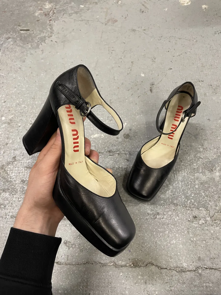 1990s MiuMiu Black Heels Pump