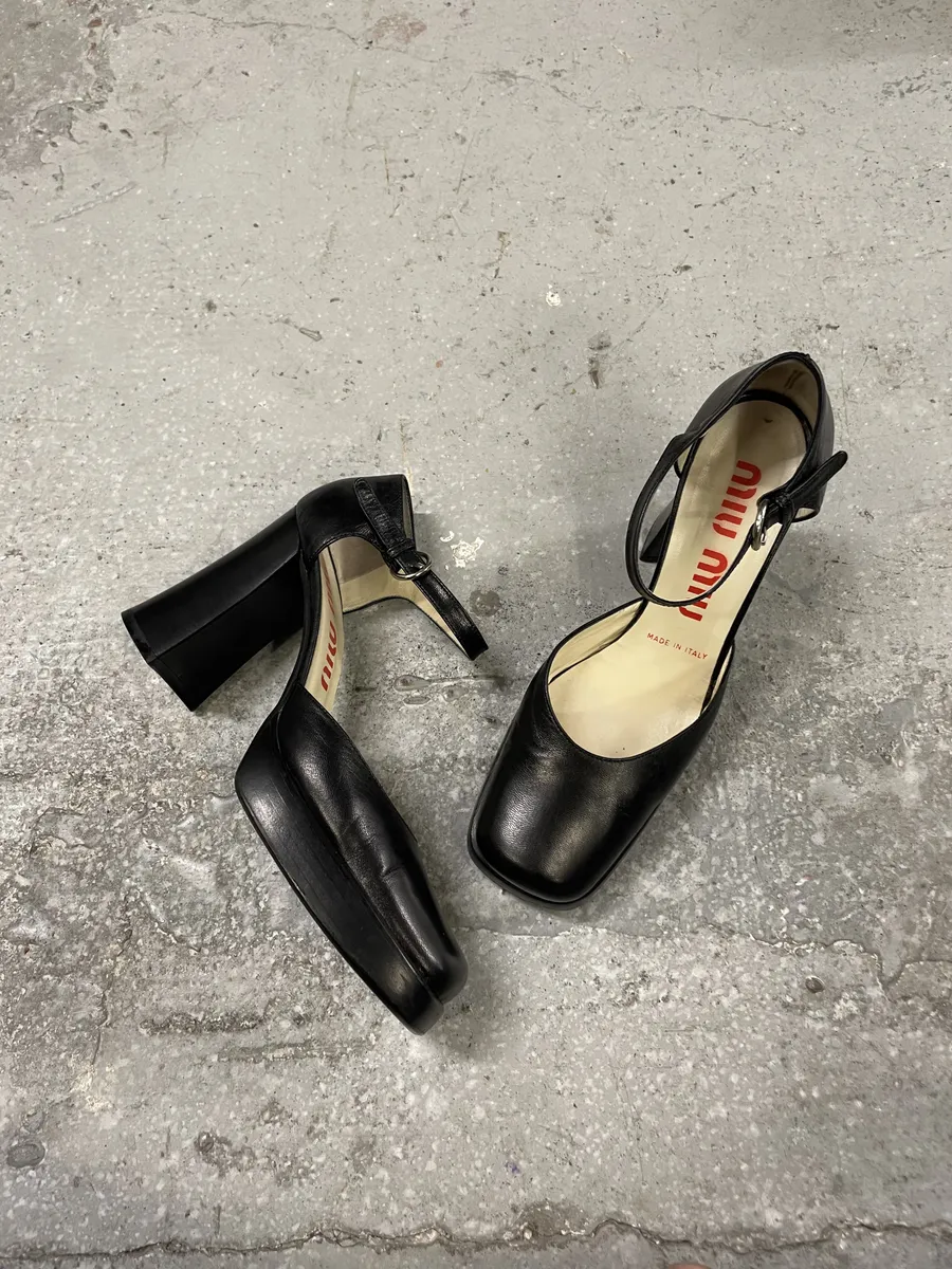 1990s MiuMiu Black Heels Pump - Image 2