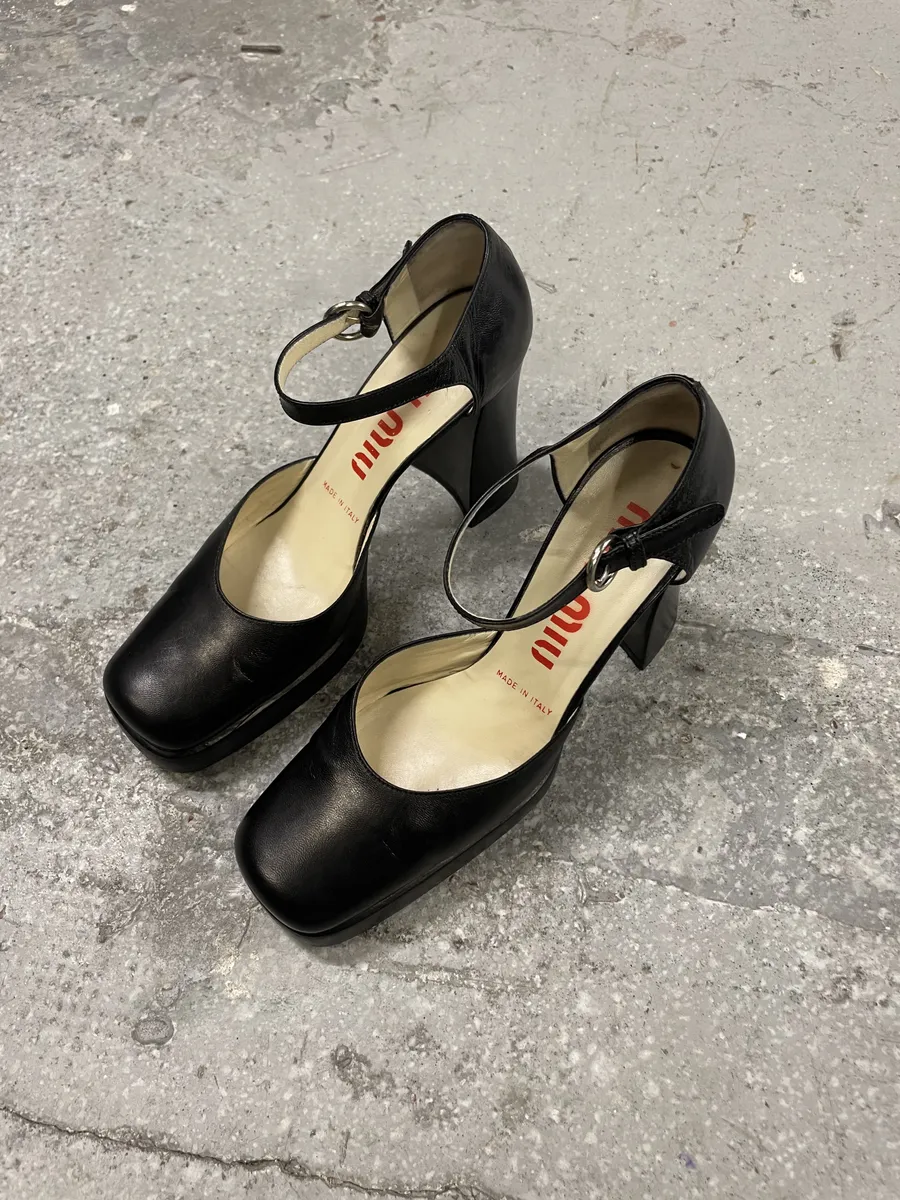 1990s MiuMiu Black Heels Pump - Image 5