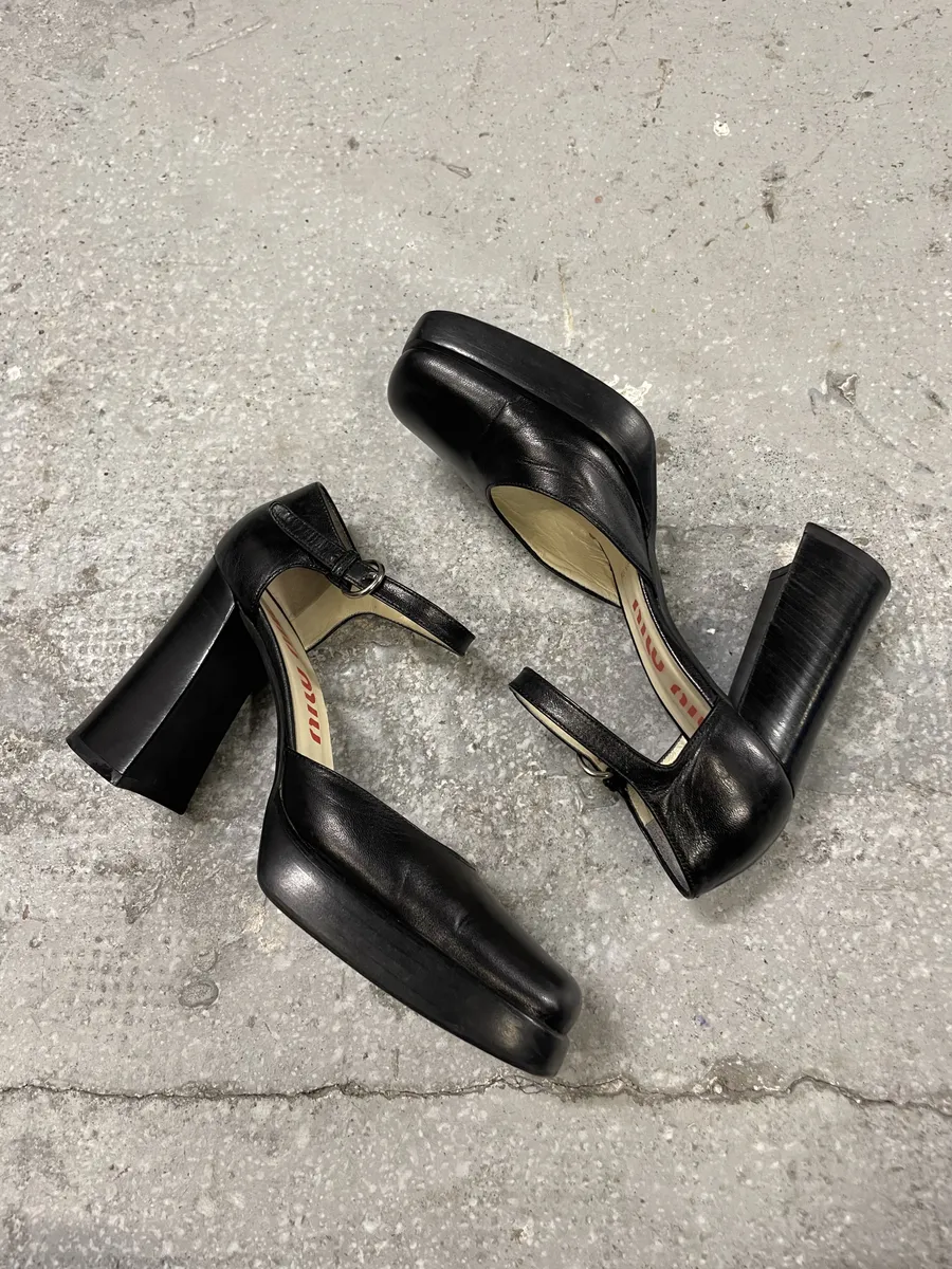 1990s MiuMiu Black Heels Pump - Image 6