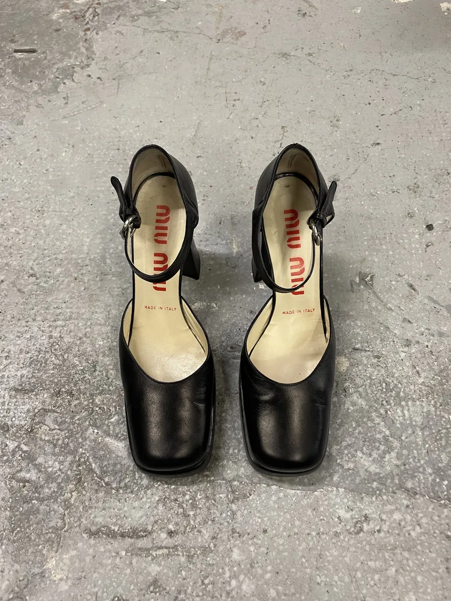 1990s MiuMiu Black Heels Pump - Image 7