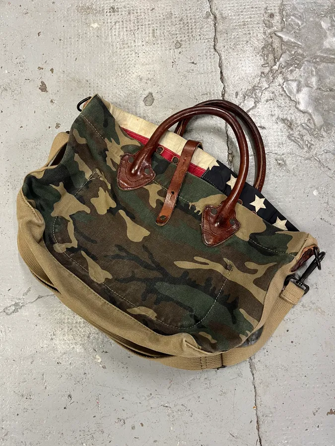 1990s Ralph Lauren Camo USA Flag Faded Shoulder Bag - Image 6