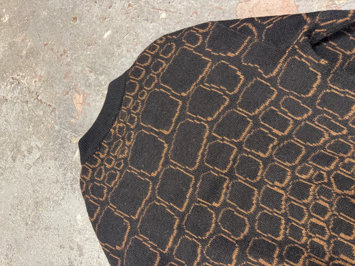 1990s Valentino 2D Stones Black Sweater - Image 8