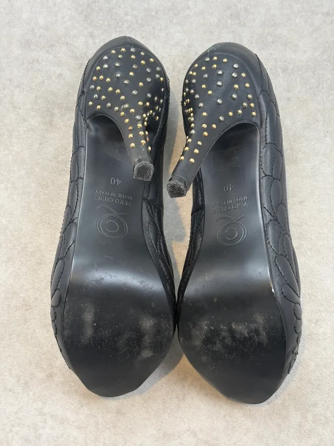 2000s Alexander McQueen Black Leather Skull Studded Heels - Image 8