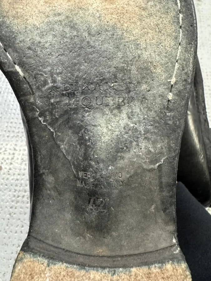 2000s Alexander Mcqueen Laced Black Leather Boots - Image 7