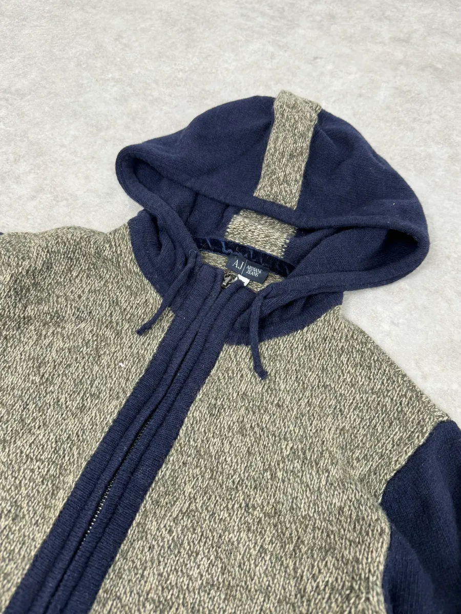 2000s Armani Beige & Navy Wool Zip-up Hoodie - Image 5