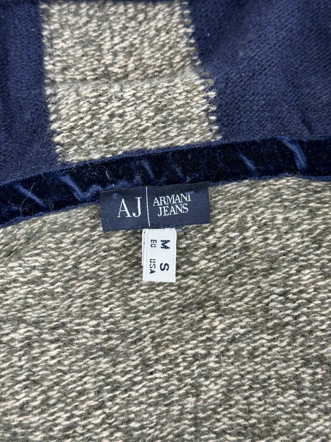2000s Armani Beige & Navy Wool Zip-up Hoodie - Image 9