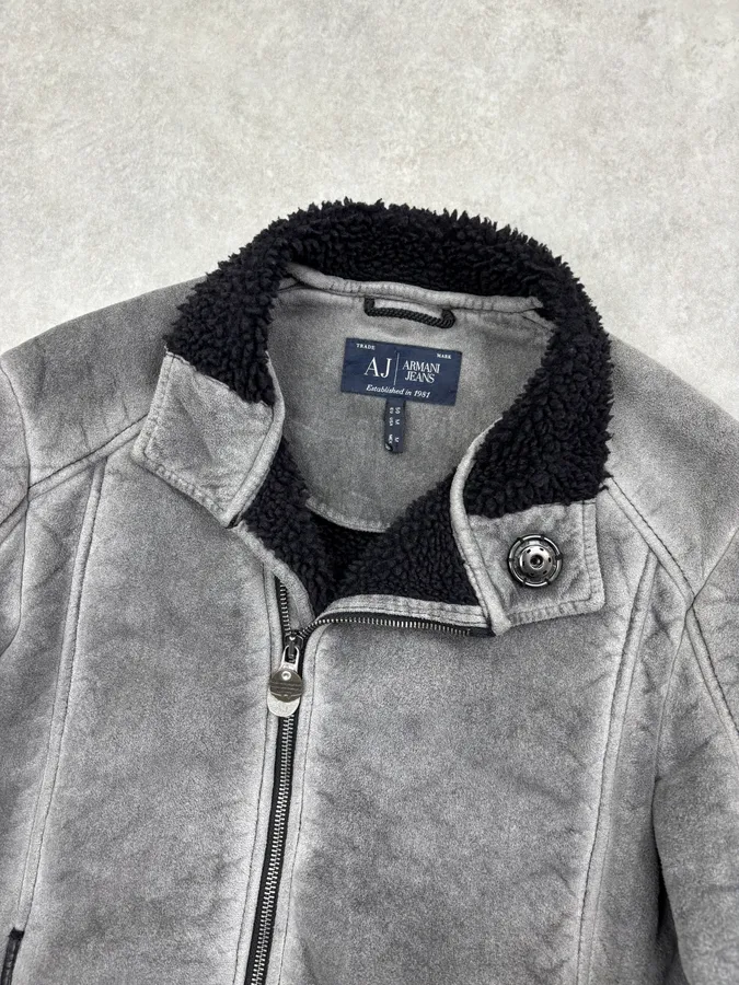 2000s Armani Grey Eroded Fleece-Lined Jacket - Image 4
