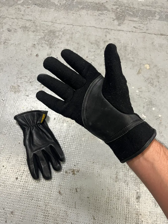 2000s Armani Hyrbid Black Wool Gloves - Image 2