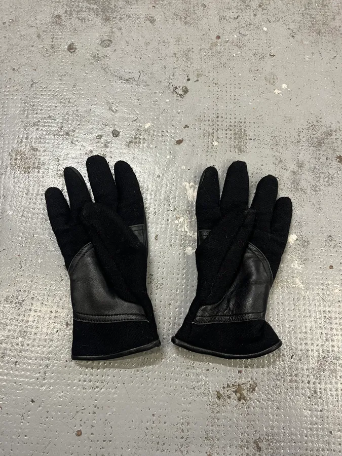 2000s Armani Hyrbid Black Wool Gloves - Image 3