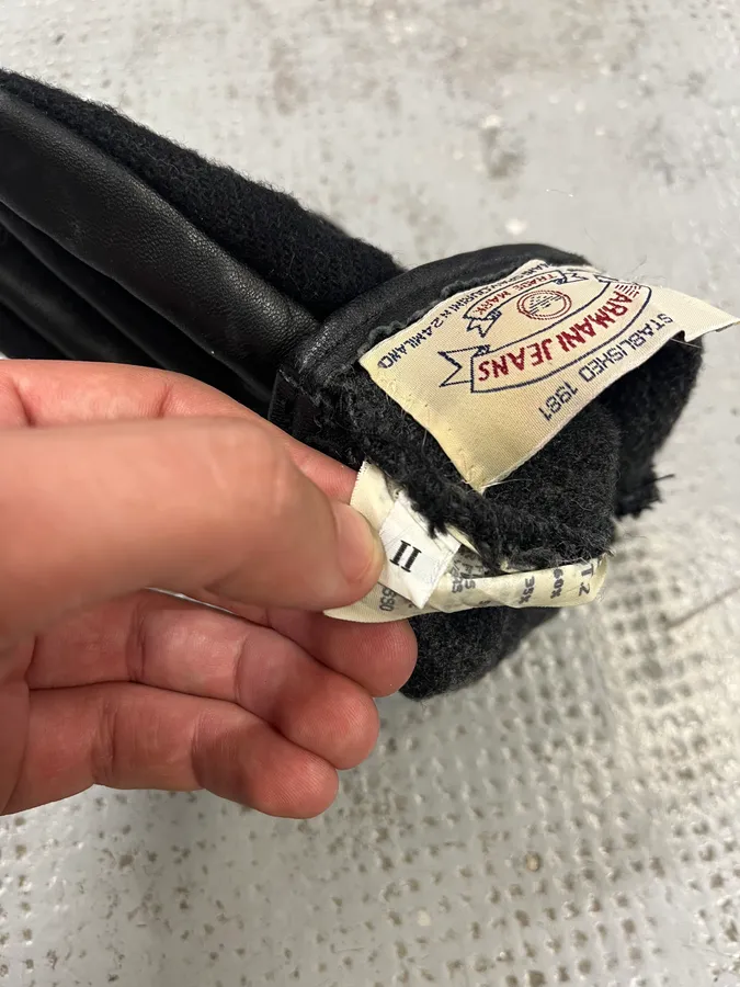 2000s Armani Hyrbid Black Wool Gloves - Image 7