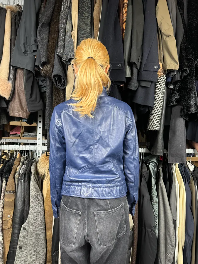 2000s Armani Navy Leather Jacket - Image 3