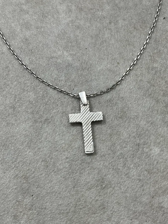 2000s Armani Silver Cross Necklace - Image 3