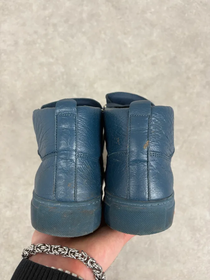 2000s Balenciaga Arena Dark Blue Cracked Leather High Top Sneakers - Image 5