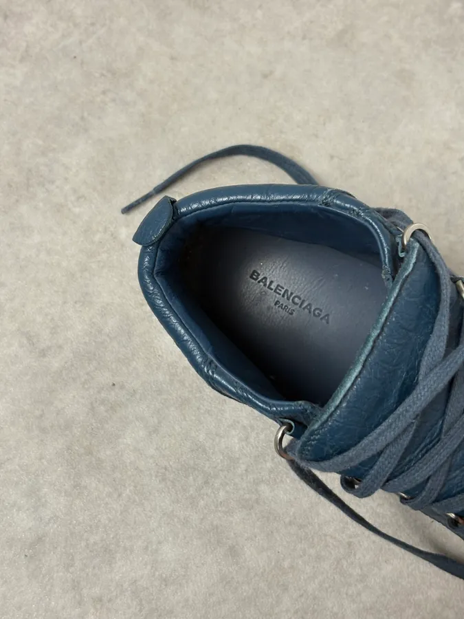 2000s Balenciaga Arena Dark Blue Cracked Leather High Top Sneakers - Image 7