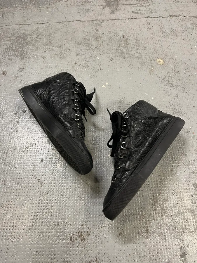 2000s Balenciaga Arena Grey Leather High-Top Sneakers - Image 3