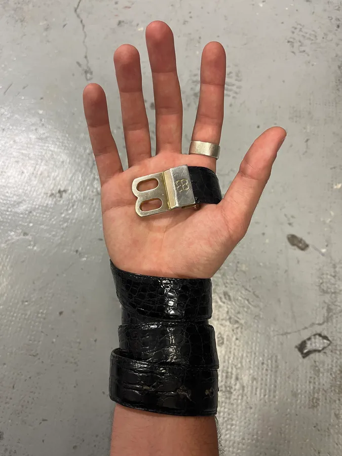 2000s Balenciaga Black Crocodile Effect Leather Belt - Image 2