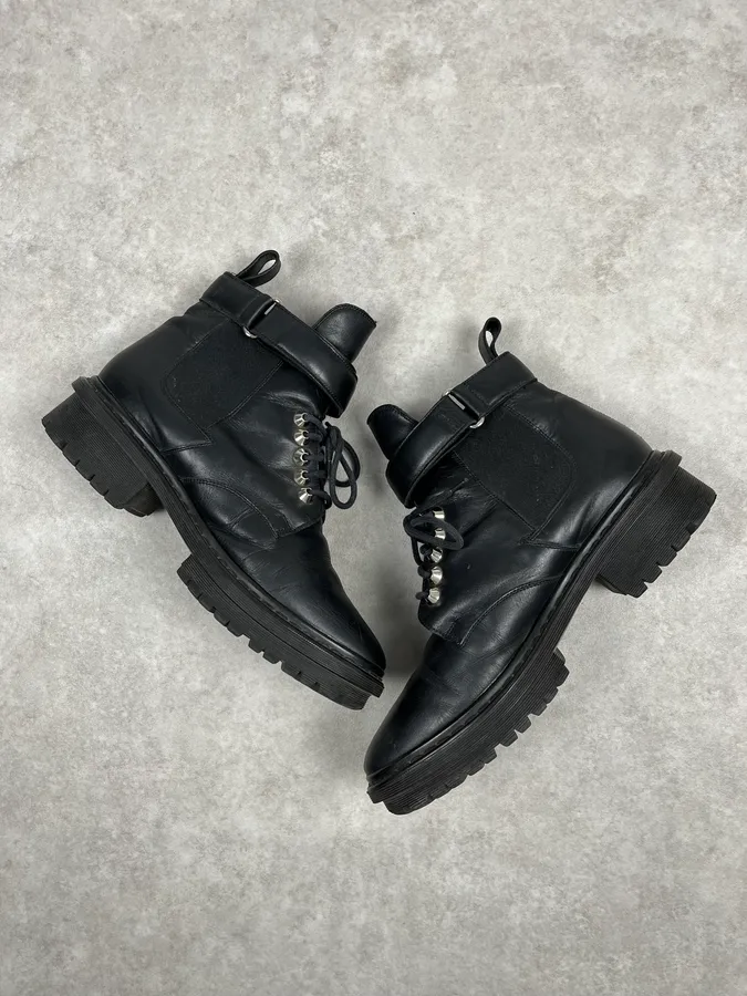 2000s Balenciaga Black Leather Low Boots - Image 3