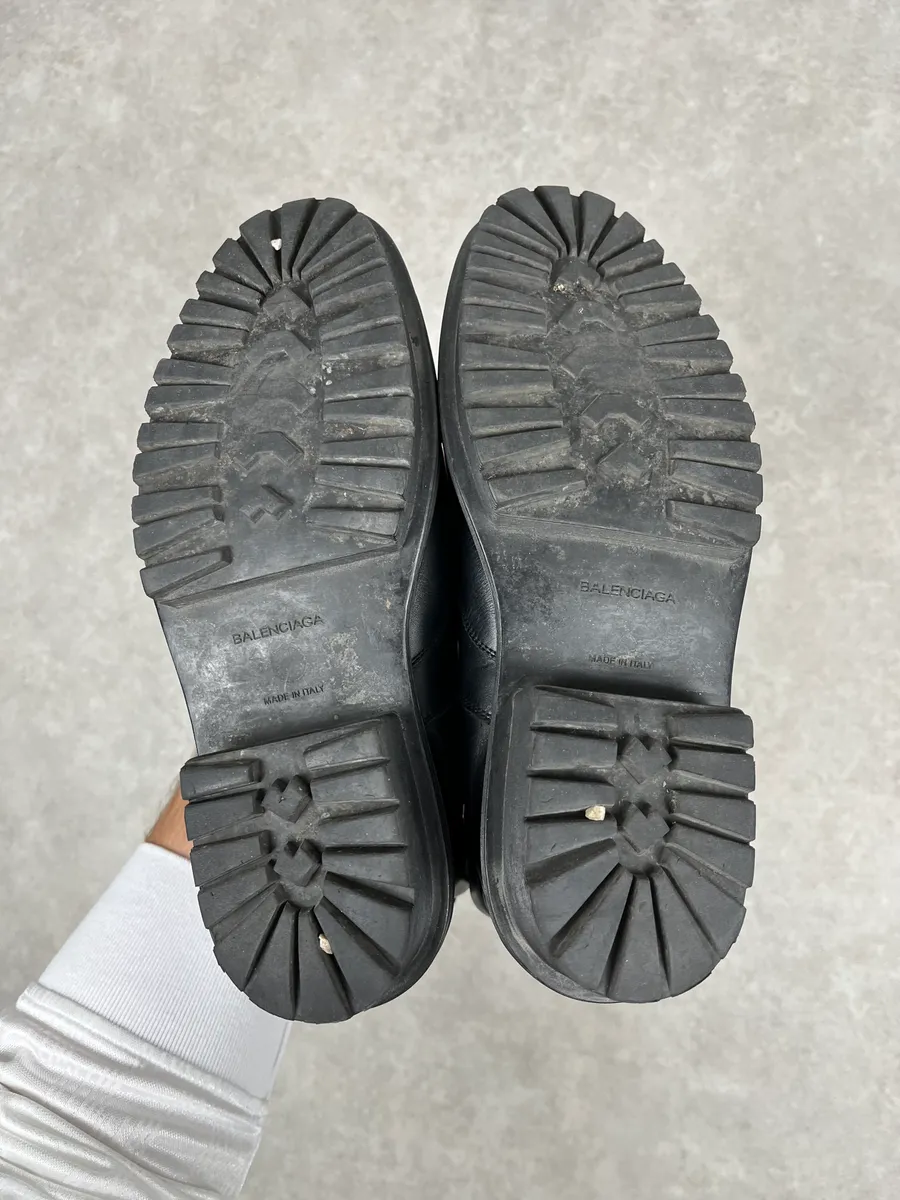 2000s Balenciaga Black Leather Low Boots - Image 7